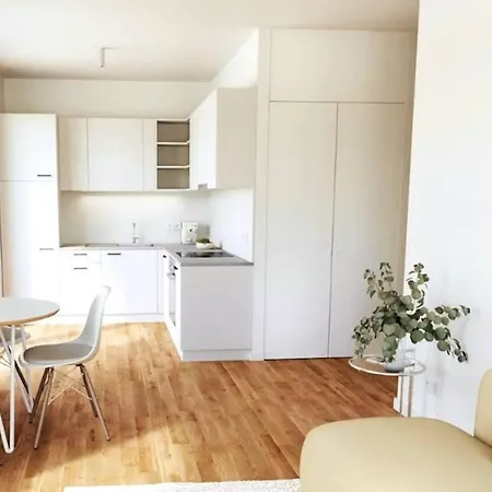 I Spacious 20sqm In Berlin-lichtenberg Lägenhet *
